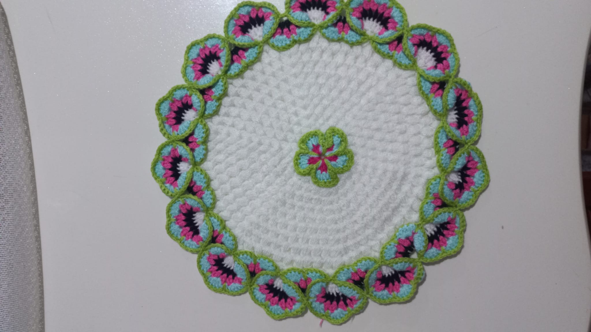 El örgüsü dekorasyon-handgestrickte Dekoration