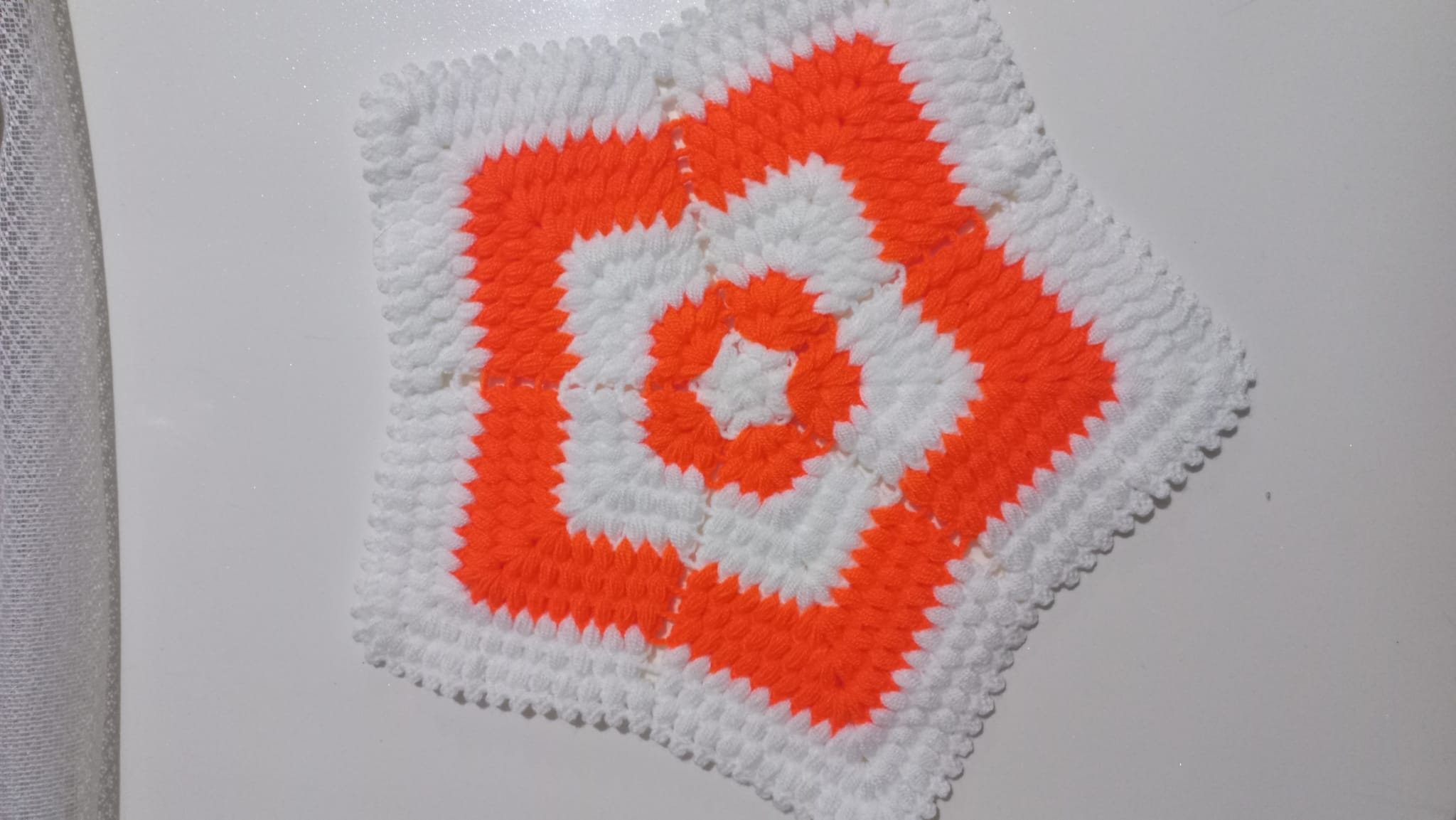 El örgüsü dekorasyon-handgestrickte Dekoration
